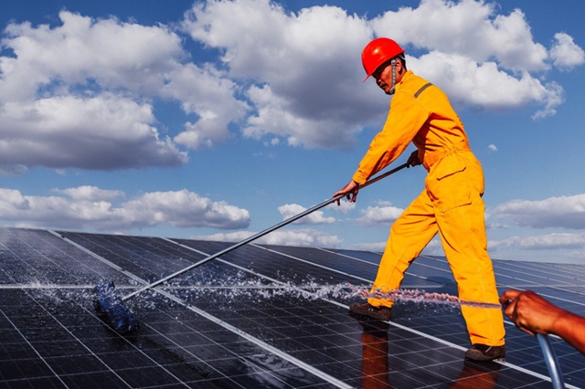 key-tools-and-techniques-for-home-and-commercial-solar-panel-cleaning