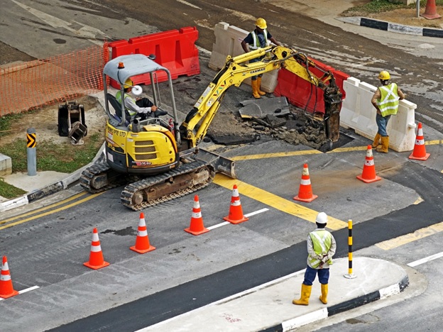 How to Maintain a Safe Road Construction Zone