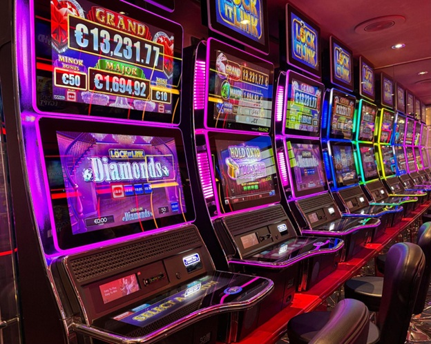 Why So Many People Love Slot Games